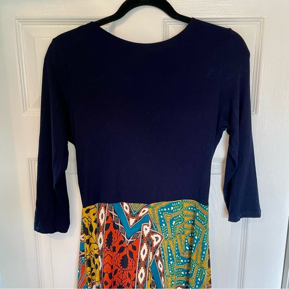 Gilli Navy and Red A-Line Dress with 3/4 Sleeves - Picture 5 of 8